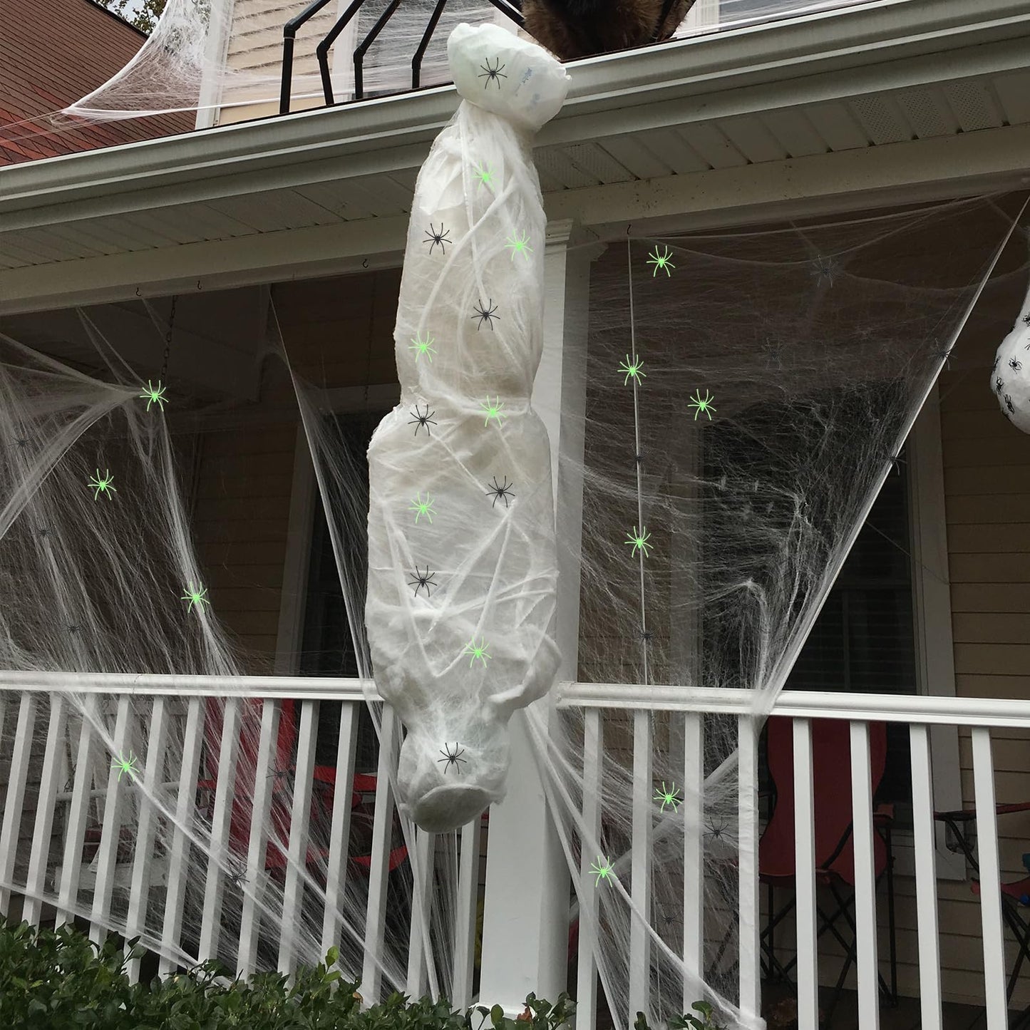 1600 sq ft Spider Web Halloween Decorations, with 25 Black Spiders, 25 Reflective Spiders, Super Stretched Spider Webs for Halloween Indoor and Outdoor Party Supplies